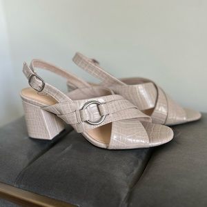 Bella Vita Taupe Cream Snakeskin Slingback Heels Size 7.5